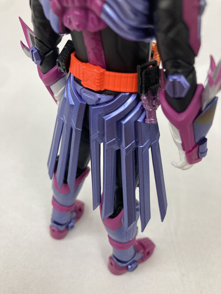 フィギュアーツ 仮面ライダーヴァルバラド