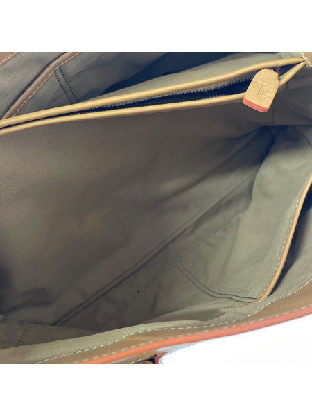 TOD’S ショルダーバッグ モカシーノ 型押シ レザー