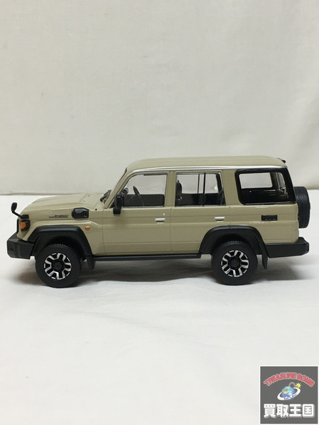 カラーサンプル トヨタ ランドクルーザー 4E9 ベージュ
