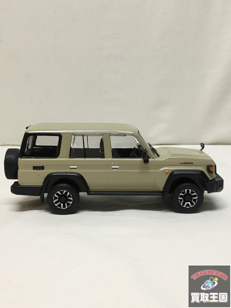 カラーサンプル トヨタ ランドクルーザー 4E9 ベージュ