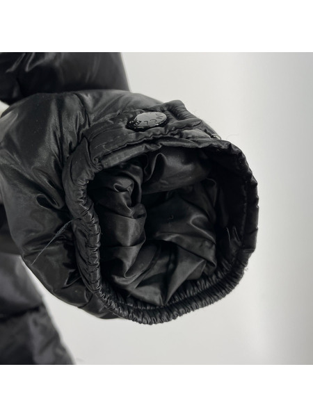 MONCLER ジャケット ダウンジャケット ブラック 6