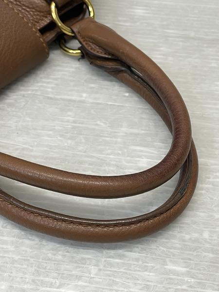 miumiu シュリンクレザートートバッグ ブラウン