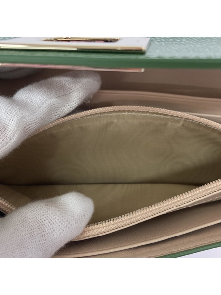 FURLA ソノ他 CONTINENTAL WALLET 緑