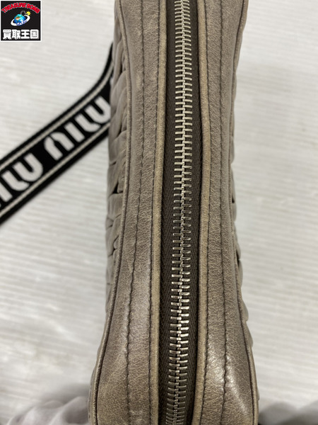 ショルダーバッグ Miu Miu マテラッセ ショルダーバッグ 