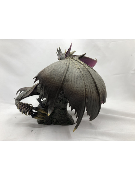 ★カプコンフィギュアビルダー 爵銀龍 メル・ゼナ