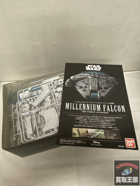 スターウォーズ 1/144スケール ミレニアムファルコン フォースの覚醒 