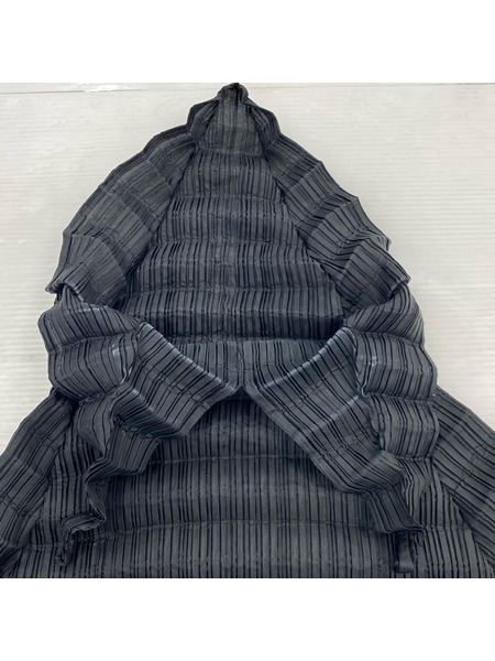 ISSEY MIYAKE 長袖Tシャツ・カットソー FETE プリーツハイネックカットソー 黒