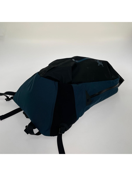 ARC'TERYX リュックサック・バックパック ARRO 22 紺黒