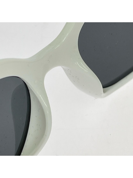 Ray-Ban ソノ他 BIO-BASED RB4421D 白