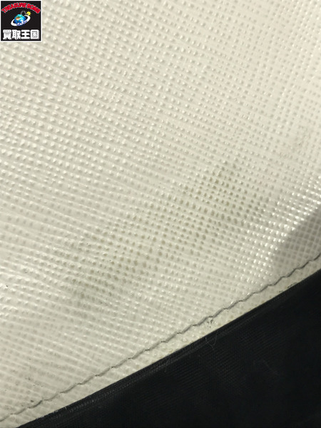 PRADA コンパクトウォレット サフィアーノ 三つ折り 白