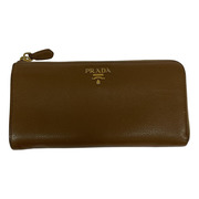長財布 PRADA