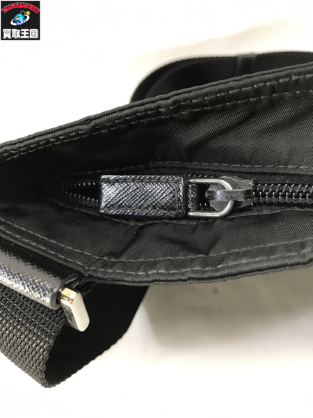 PRADA ショルダーバッグ ナイロン 黒 スクエア