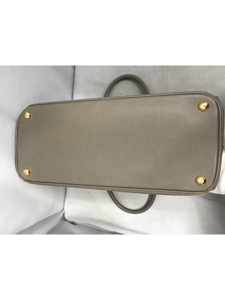 ショルダーバッグ PRADA SAFFIANO LUX ARGILLA