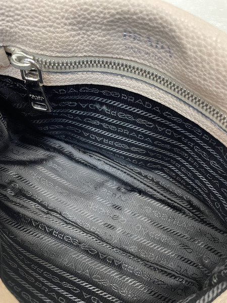 PRADA ヴィッテロダイノ ソフトレザー ショルダーバッグ ピンクベージュ 1BD314