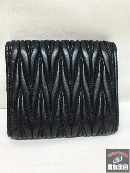 MIUMIU 三つ折り財布 マテラッセレザー コンパクトウォレット 