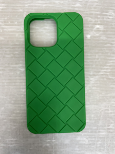 BOTTEGA VENETA イントレチャート ラバースマホケース パラキート iPhone 16 Pro Max専用