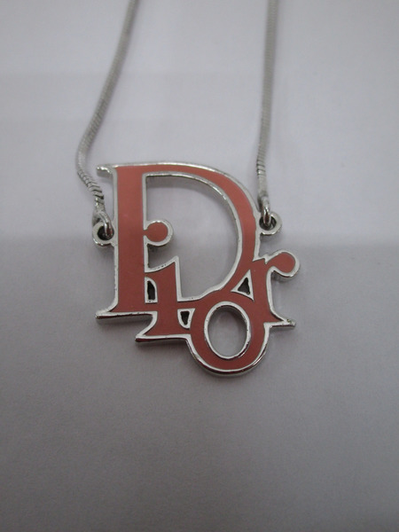 アクセサリー Dior ロゴチャームブレスレット