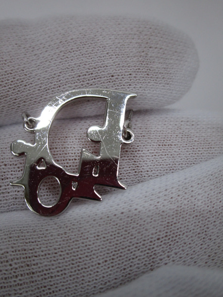 アクセサリー Dior ロゴチャームブレスレット