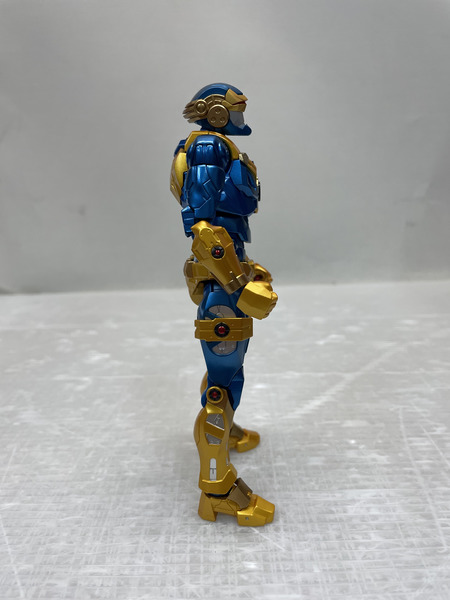 MARVEL ファイティングアーマー サイクロップス