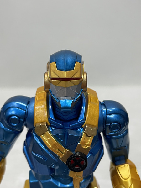MARVEL ファイティングアーマー サイクロップス