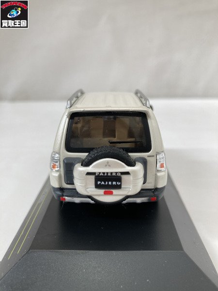 1/43スケールカー FIRST：43 1/43 三菱パジェロ 4WD 2010