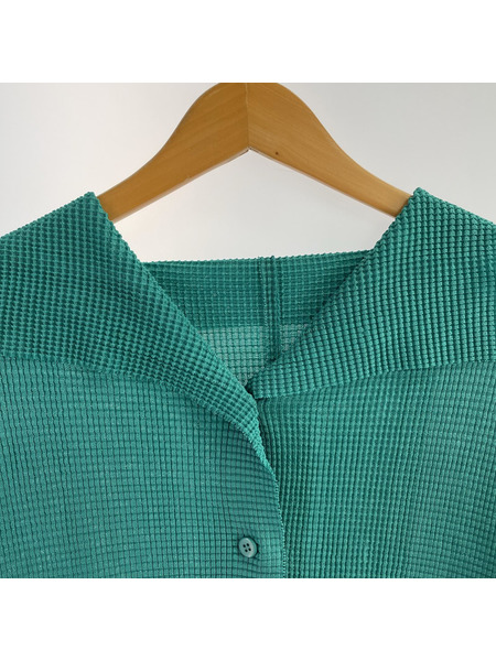 ISSEY MIYAKE me カーディガン　グリーン