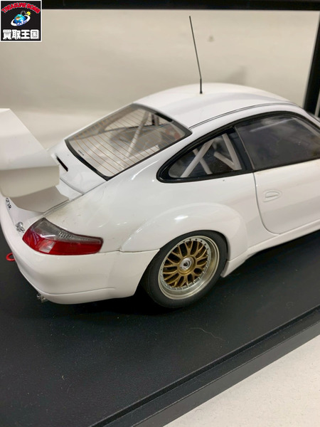 1/18スケールカー AUTOart 1/18 ポルシェ911GT3R