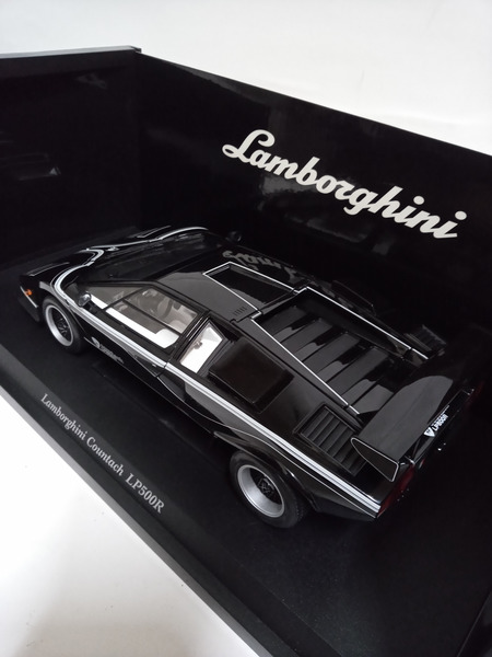 1/18スケールカー LAMBORGHINI COUNTACH LP500R(ブラック)