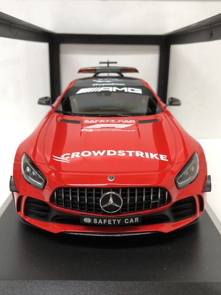 1/18 メルセデス AMG GT-R