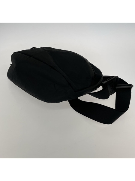 ボディバッグ Aer day sling 3