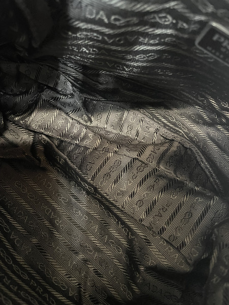 PRADA ナイロンメッセンジャーバッグ カーキ