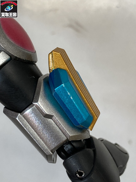 メーカー 仮面ライダーフィギュア S.H.Figuarts 仮面ライダーナーゴ フィーバービートフォーム