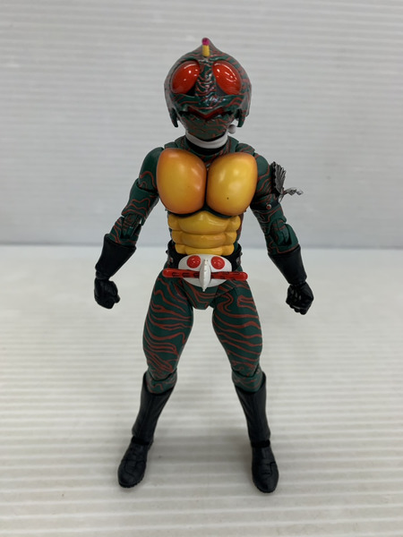 メーカー 仮面ライダーフィギュア S.H.Figuarts アマゾン