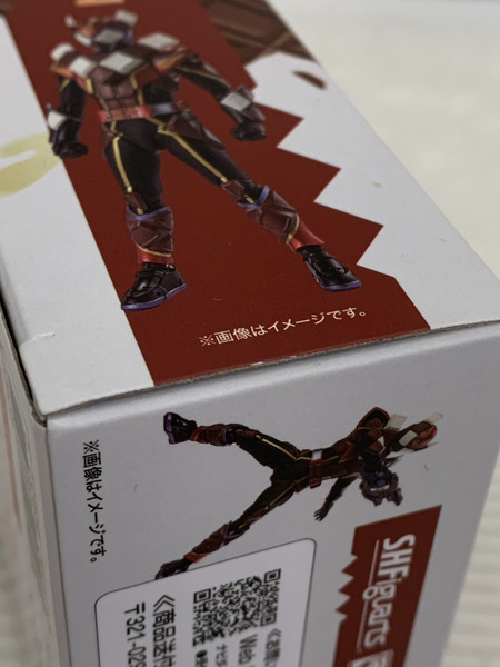 メーカー 仮面ライダーフィギュア S.H.Figuarts 仮面ライダーヴァレン チョコドンフォーム