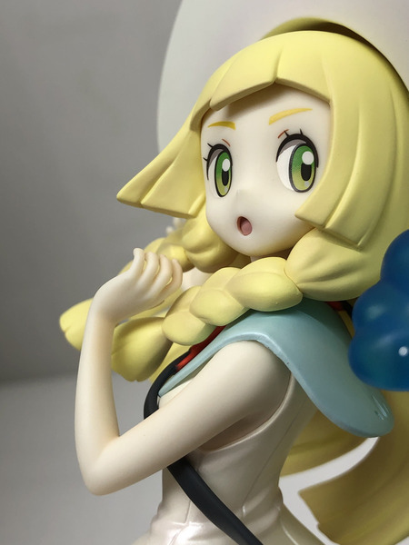 ポケモンセンターオリジナル フィギュア リーリエ&コスモッグ