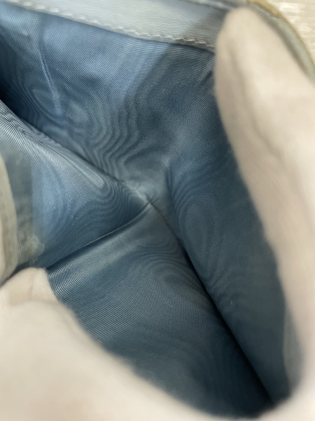 Miu Miu マテラッセレザー 折り財布 ブルー