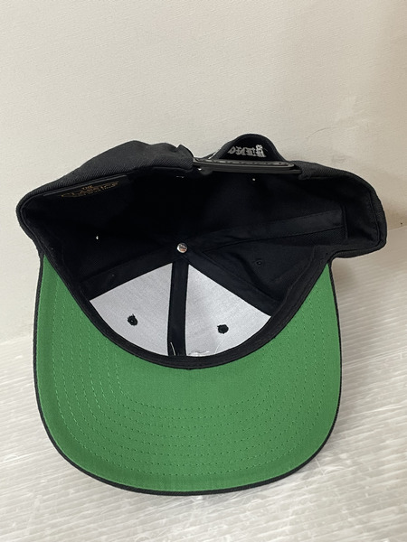 LOCALS ONLY スナップバックキャップ 黒