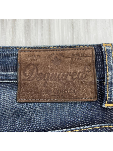 DSQUARED2 デニム・ジーンズ S74LA0679