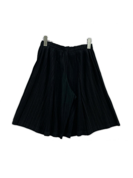 PLEATS PLEASE プリーツハーフパンツ 黒 (4)