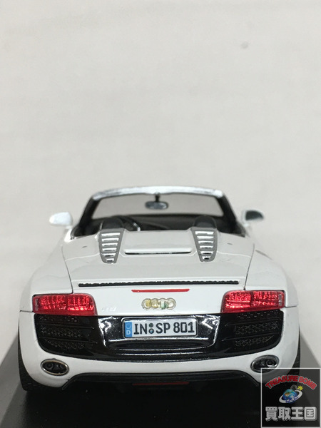 Schuco アウディ R8 スパイダー ホワイト スケールカー