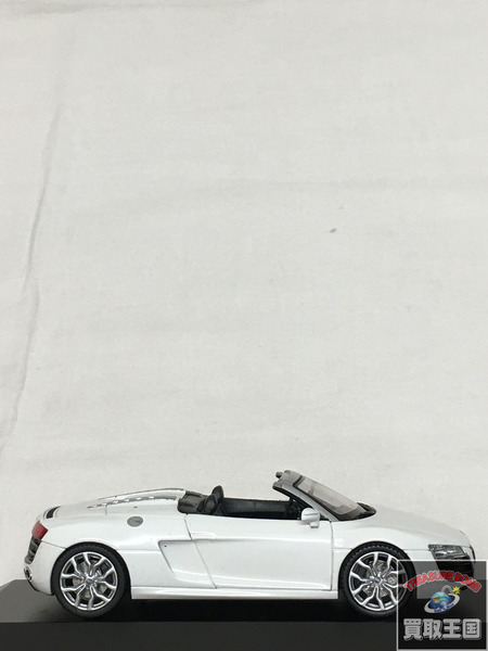Schuco アウディ R8 スパイダー ホワイト スケールカー