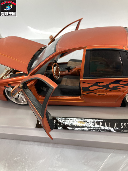 1/18スケールカー Jada Toys DUB CITY 1/18 CHEVY IPALA SS