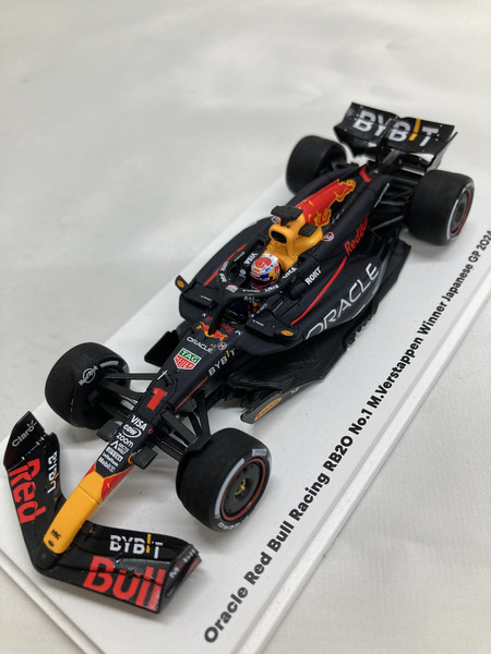 1/43  spark Oracle Red Bull Racing RB20