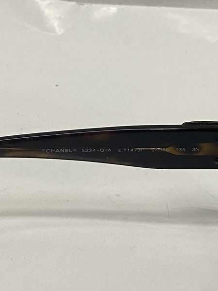 CHANEL ターンロックサングラス