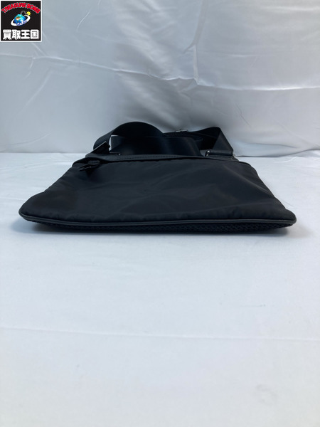 FENDI フェンディ ナイロン レザー ショルダーバッグ ブラック