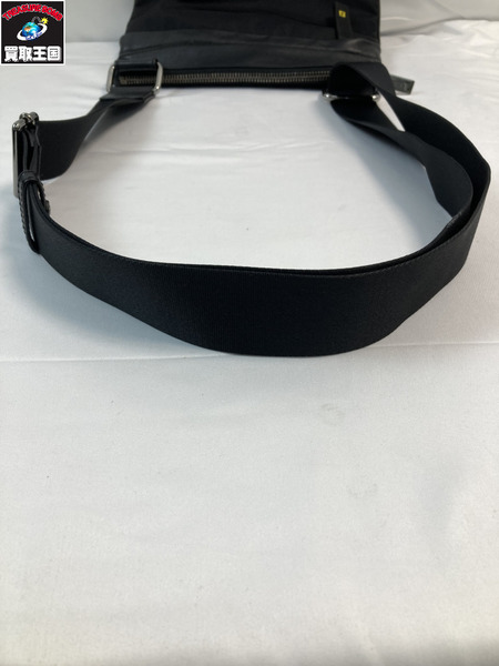 FENDI フェンディ ナイロン レザー ショルダーバッグ ブラック