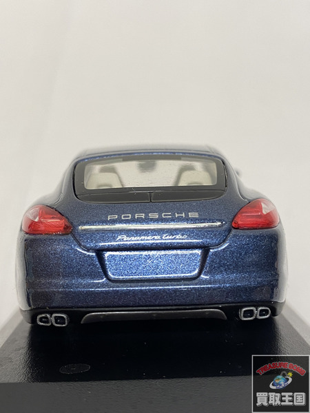 1/43 minichamps Porsche Panamera Turbo